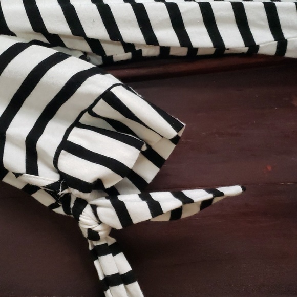 Les Amis Striped Shirt Black and White Super Soft with tie sleeves - Picture 9 of 9
